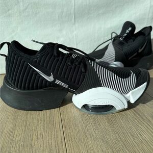 Like new Nike superrep- women’s size 9